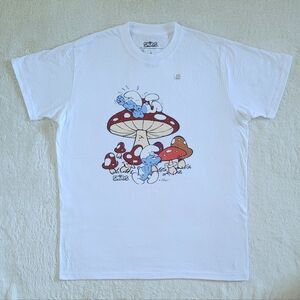 The Smurfs💙 Graphic Tee👕 - NWT